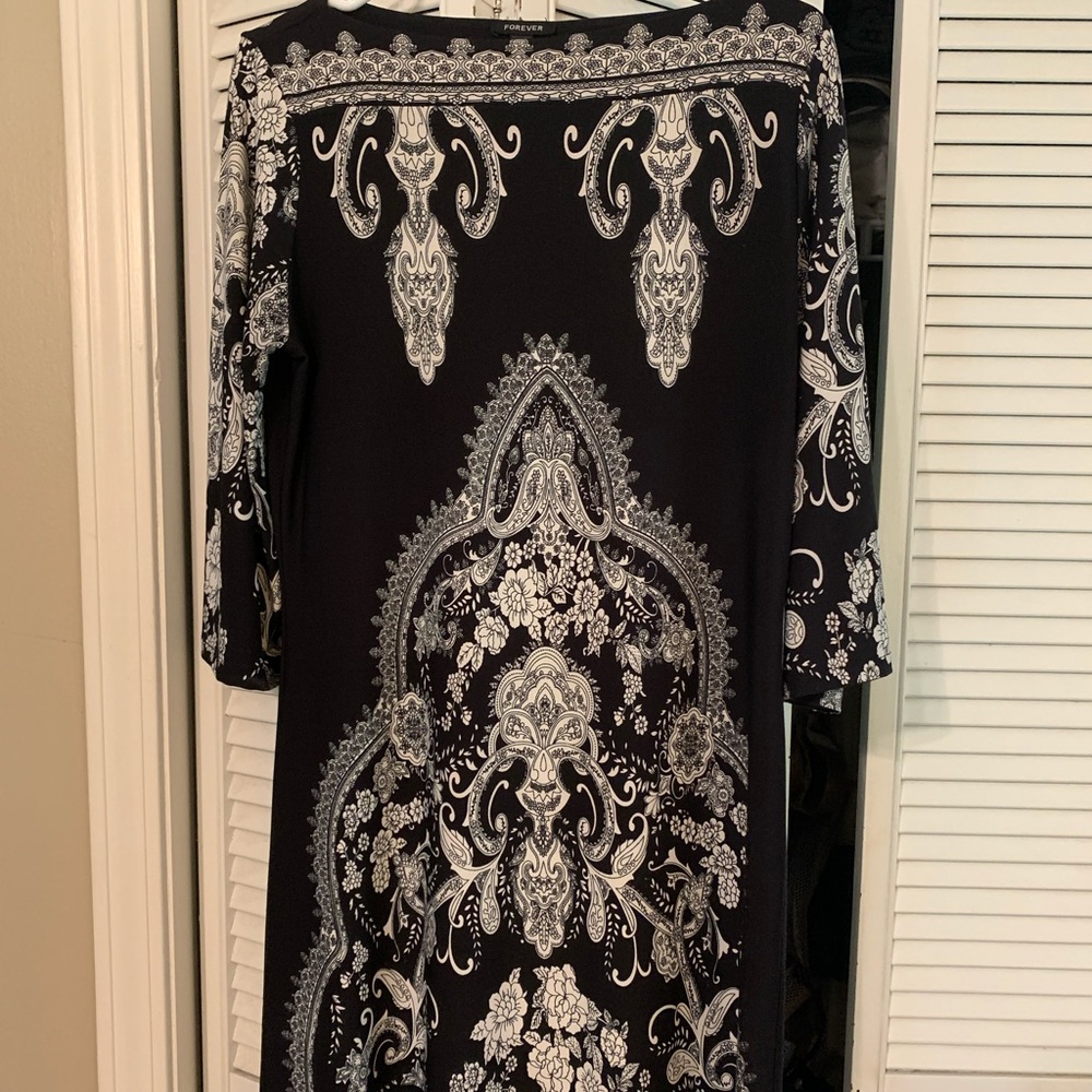 Black and white sheath dress